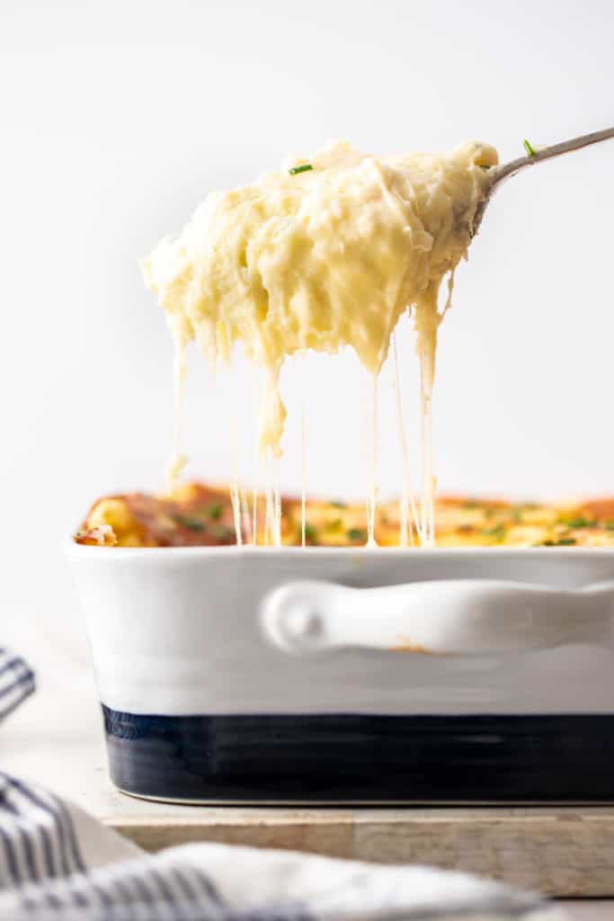 Cheesy Mashed Potatoes with Cream Cheese and Mozzarella -SO GOOD!