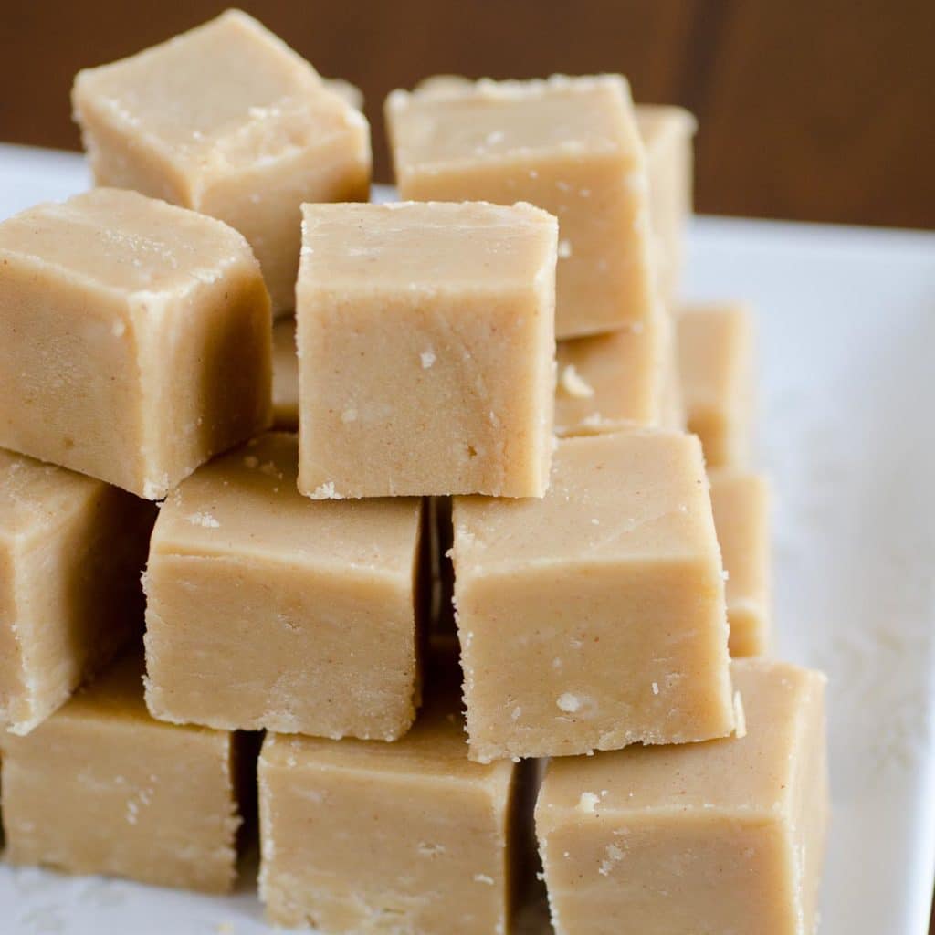 Peanut Butter Fudge (Microwave Recipe, 4 Ingredients!)