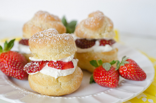 Cream Puffs Filled With Strawberry And Mascarpone - Easy Recipes For 