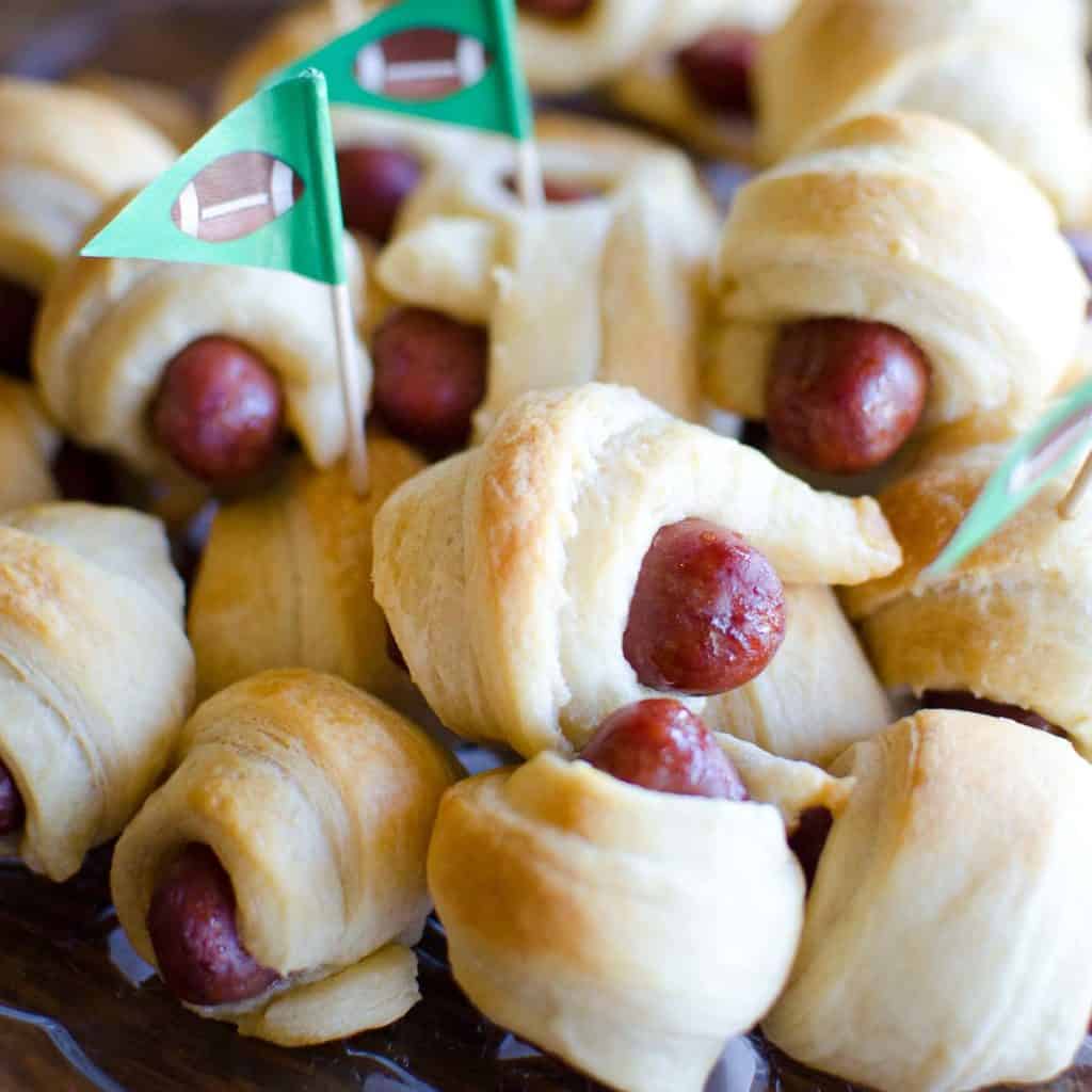 Lil Smokies in a Blanket - BEST lil smokies with crescent rolls!