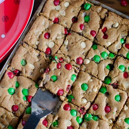 Christmas M&M Cookie Bars