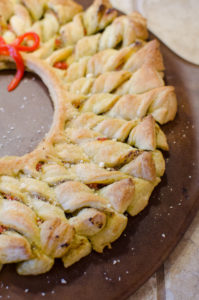 Puff Pastry Wreath - An EASY beautiful Christmas appetizer!