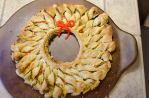 Puff Pastry Wreath - An EASY beautiful Christmas appetizer!