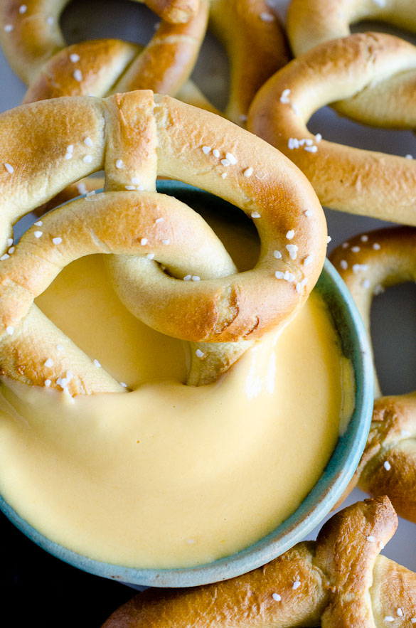 Pretzel Cheese Dip (4-Ingredient Easy Recipe!!!)