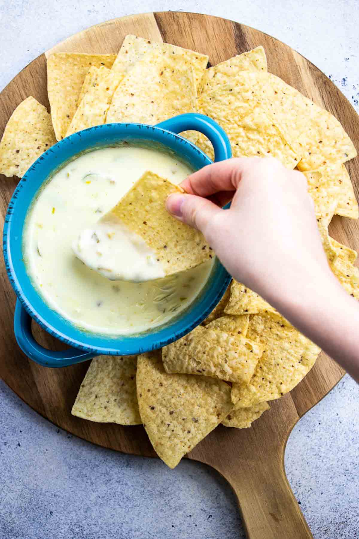 White Queso Cheese Dip (4 ingredients, 5 minutes!) + VIDEO