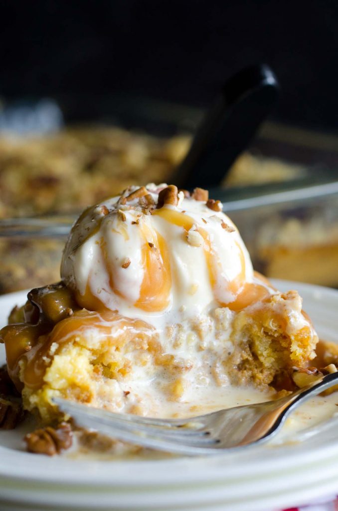 Pumpkin Dump Cake - Everyone's favorite easy fall dessert hype!