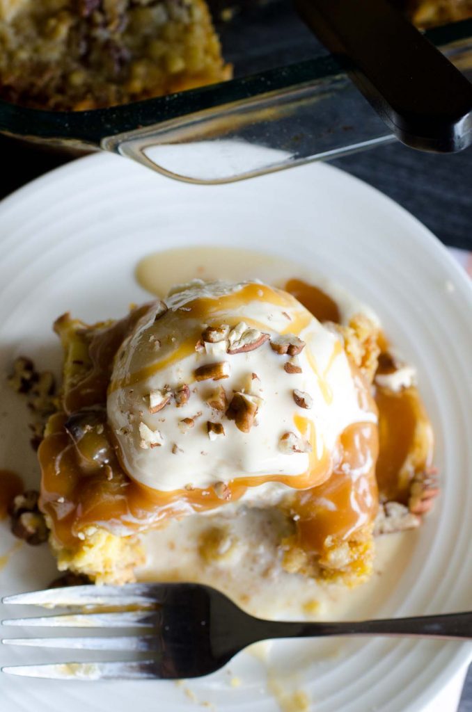 Pumpkin Dump Cake - Everyone's favorite easy fall dessert hype!