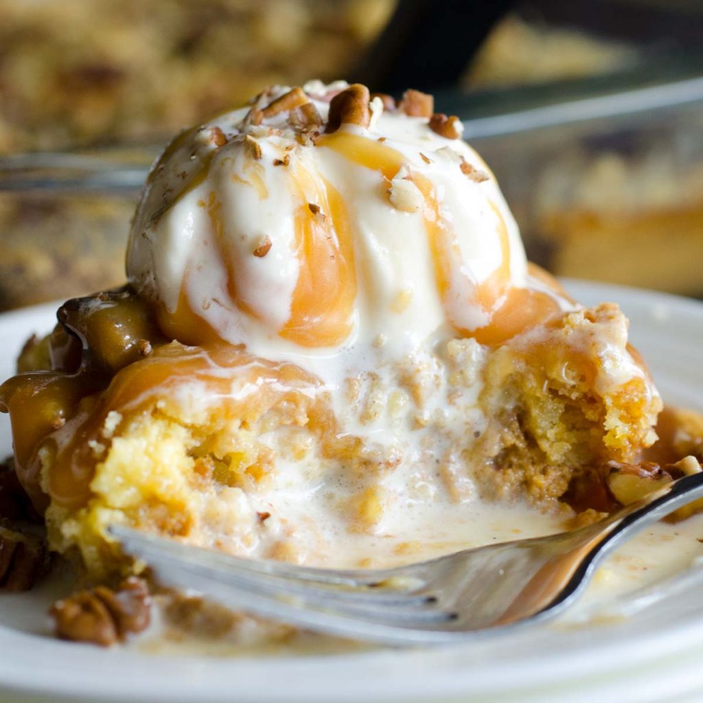 Pumpkin Dump Cake - Everyone's favorite easy fall dessert hype!