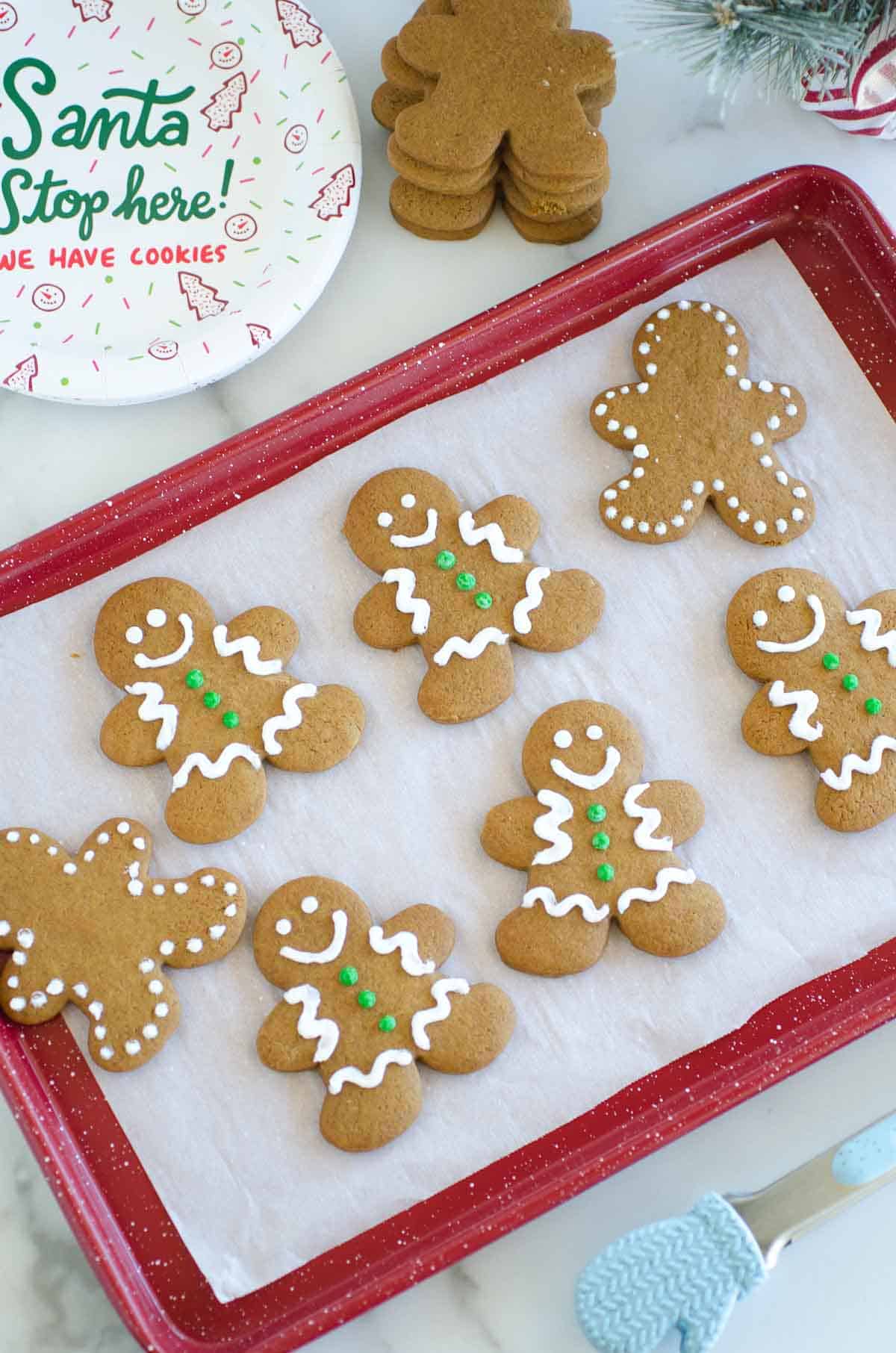 https://www.seededatthetable.com/wp-content/uploads/2020/12/Gingerbread-Cookie-Recipe-UPDATED-7.jpg