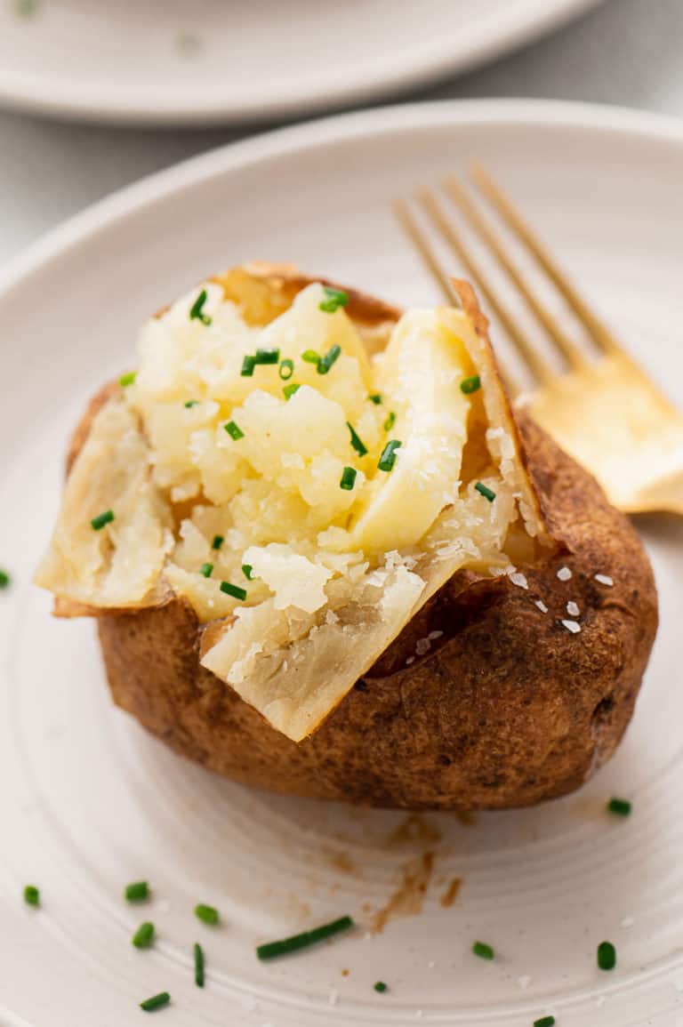 How To Bake Potatoes In The Oven Crispy Skin With Fluffy Inside 4372