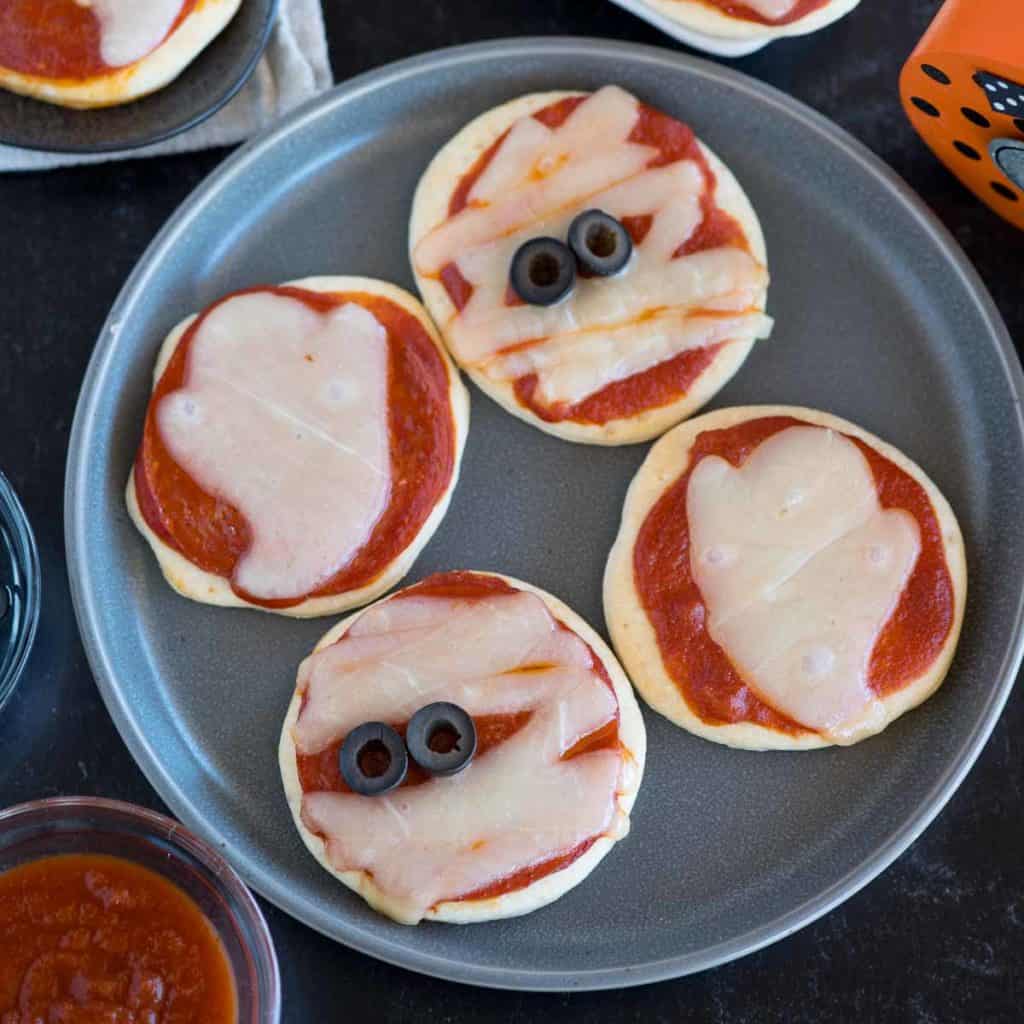 Halloween Pizza Snacks - In less than 15 minutes!